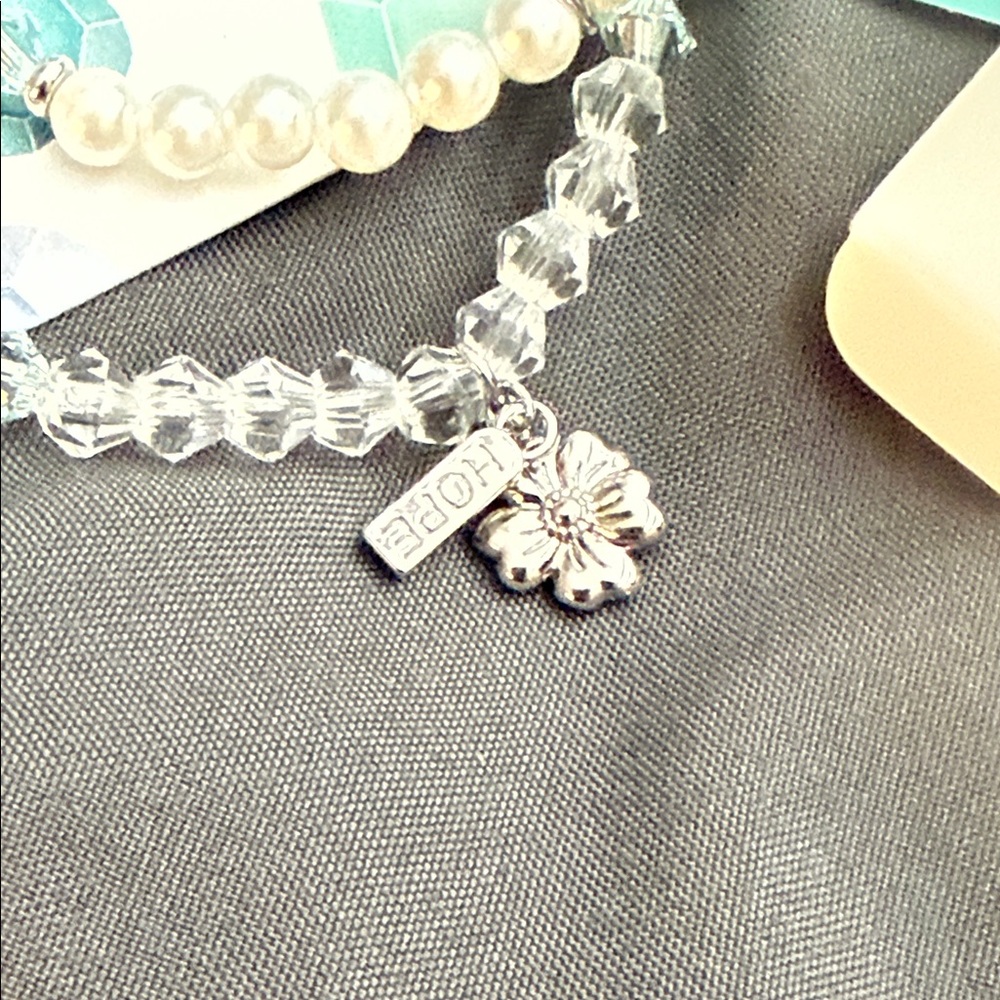 Origami Owl White Pearl Azore and Silver Bracelets Clara Club Stud Earrings - Picture 4 of 7